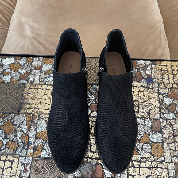 Lucky Brand Black Suede Ankle Boots Sz 8 New - Picture 4 of 7